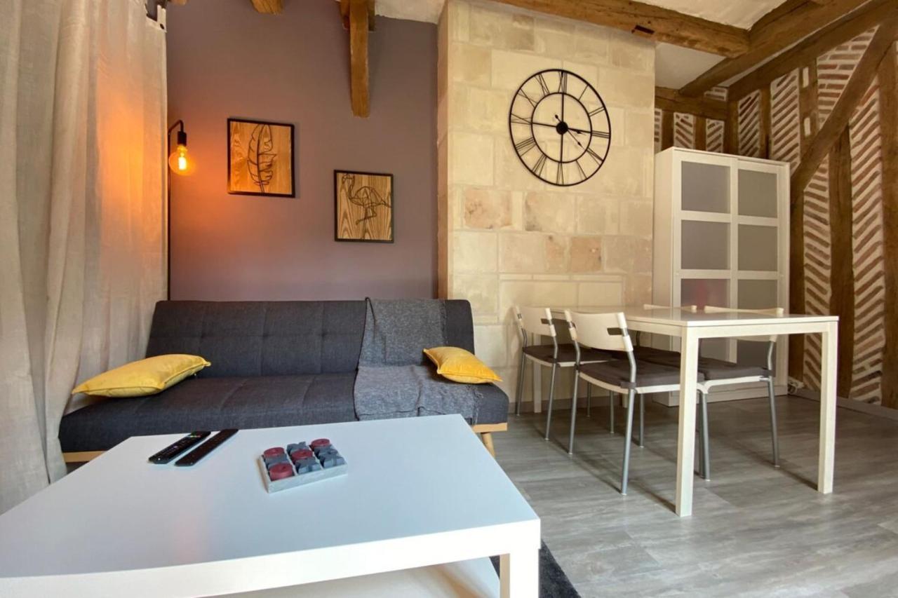 Typical Apartment In The Heart Of The City With Wifi Tours Zewnętrze zdjęcie