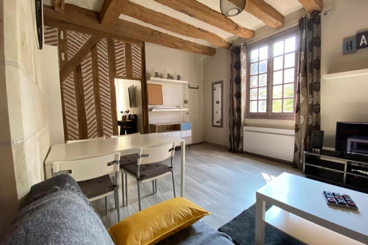 Typical Apartment In The Heart Of The City With Wifi Tours Zewnętrze zdjęcie