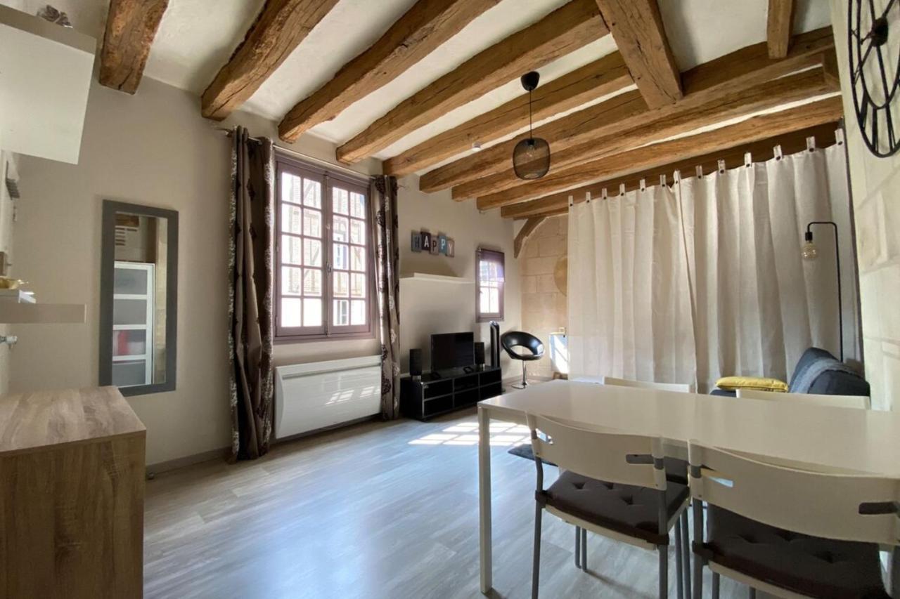 Typical Apartment In The Heart Of The City With Wifi Tours Zewnętrze zdjęcie