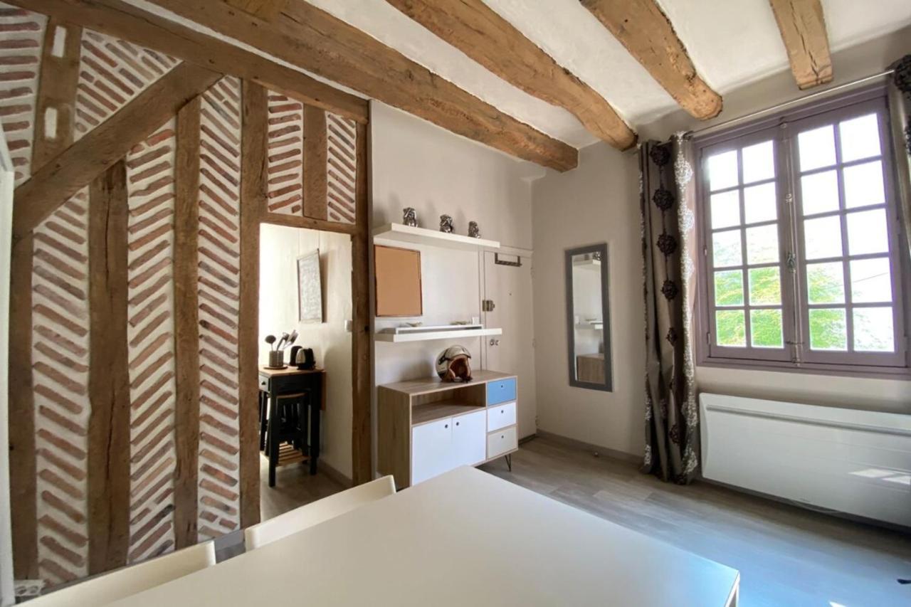 Typical Apartment In The Heart Of The City With Wifi Tours Zewnętrze zdjęcie